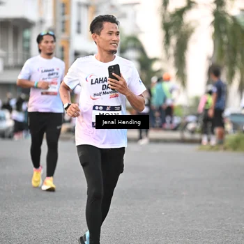 Runner Photo 7695068
