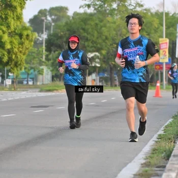 Runner Photo 7695098