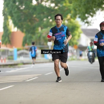 Runner Photo 7695125