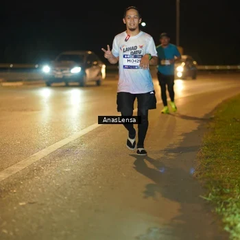 Runner Photo 7695134