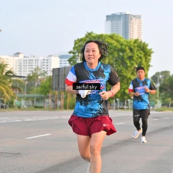 Runner Photo 7695153