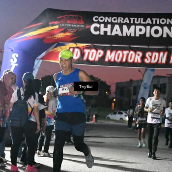Runner Photo 7695201
