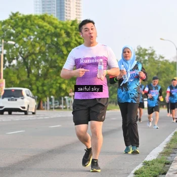 Runner Photo 7695217