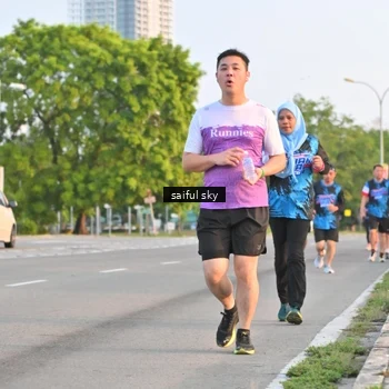 Runner Photo 7695236