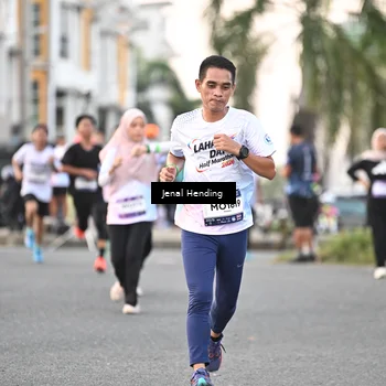 Runner Photo 7695249