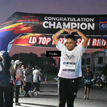 Runner Photo 7695335