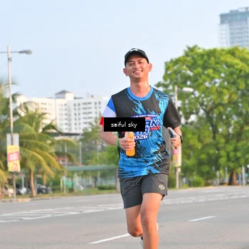 Runner Photo 7695378