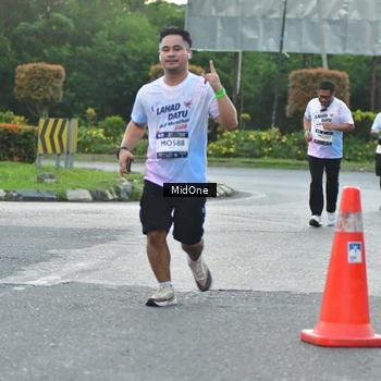 Runner Photo 7695436