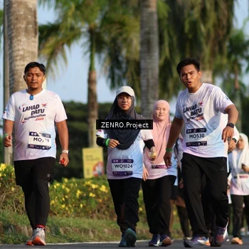 Runner Photo 7695442