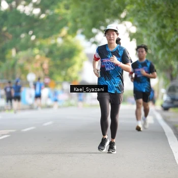 Runner Photo 7695516