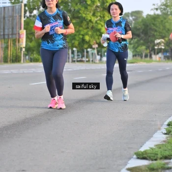 Runner Photo 7695530