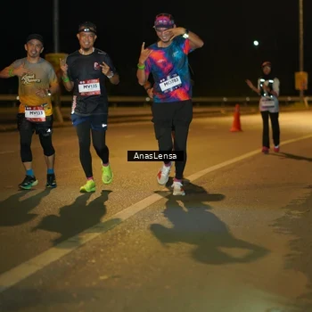 Runner Photo 7695555