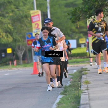 Runner Photo 7695561