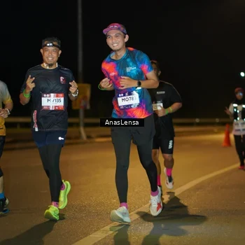 Runner Photo 7695609
