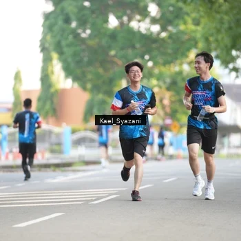 Runner Photo 7695616