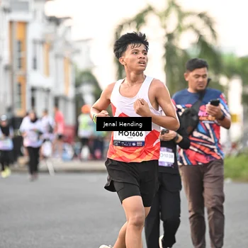 Runner Photo 7695680