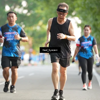 Runner Photo 7695688