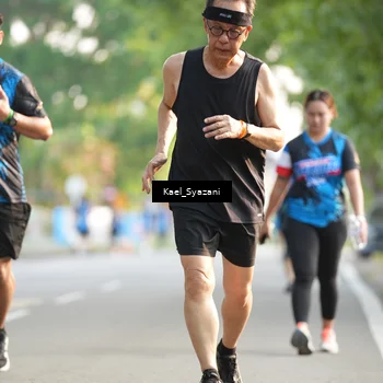 Runner Photo 7695710