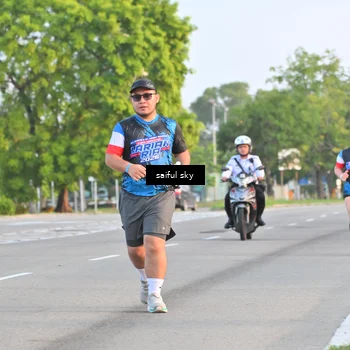 Runner Photo 7695743