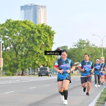 Runner Photo 7695764