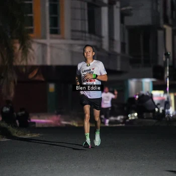 Runner Photo 7695875