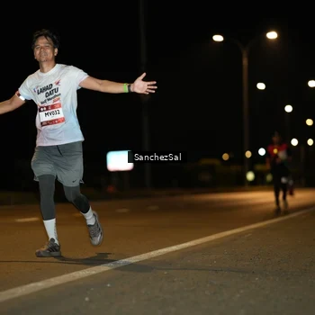 Runner Photo 7695903