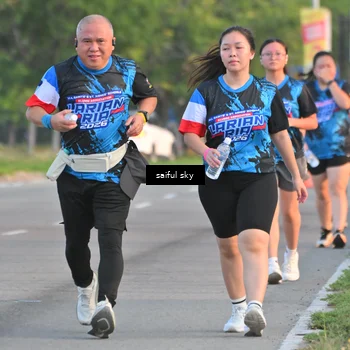 Runner Photo 7695913