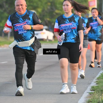 Runner Photo 7695918