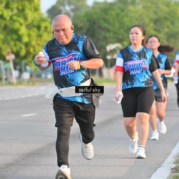 Runner Photo 7695923
