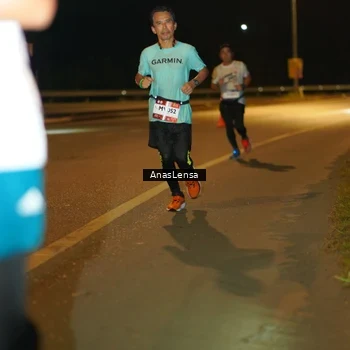 Runner Photo 7695926