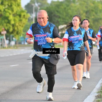 Runner Photo 7695945