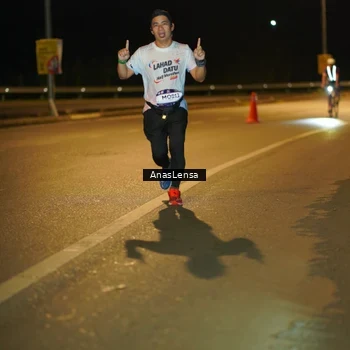 Runner Photo 7695950