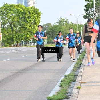 Runner Photo 7695974