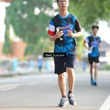 Runner Photo 7696014