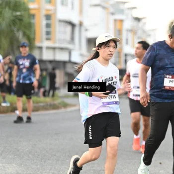 Runner Photo 7696018