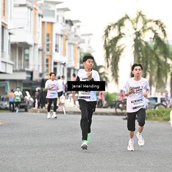 Runner Photo 7696031