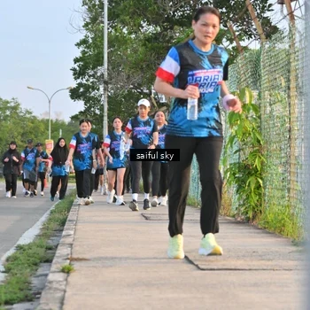 Runner Photo 7696054