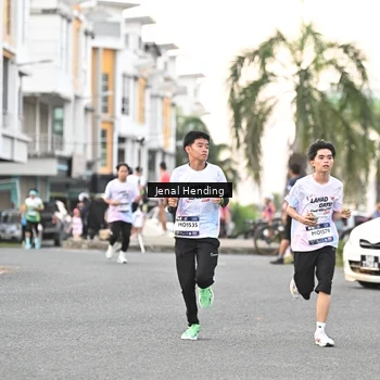 Runner Photo 7696061