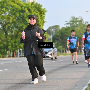 Runner Photo 7696070