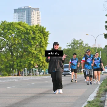 Runner Photo 7696072