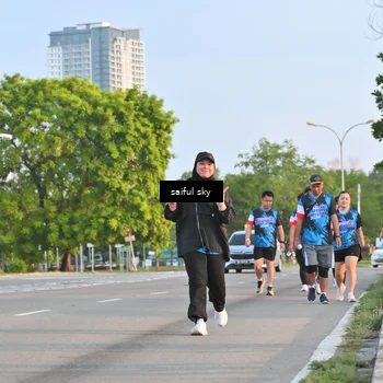 Runner Photo 7696077