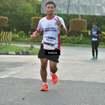 Runner Photo 7696084
