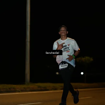 Runner Photo 7696091