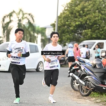 Runner Photo 7696113