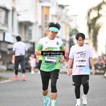 Runner Photo 7696139
