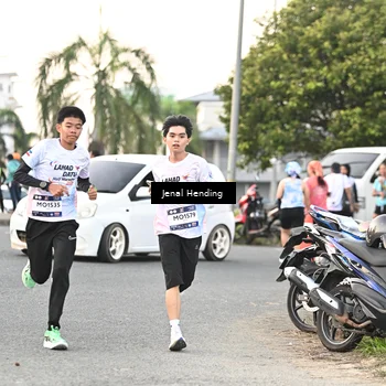 Runner Photo 7696140