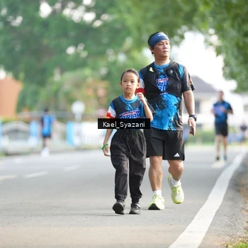 Runner Photo 7696164