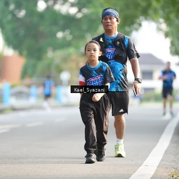 Runner Photo 7696176