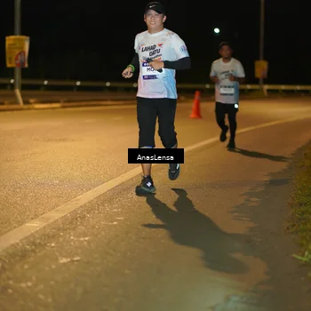 Runner Photo 7696218