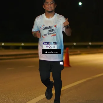 Runner Photo 7696221